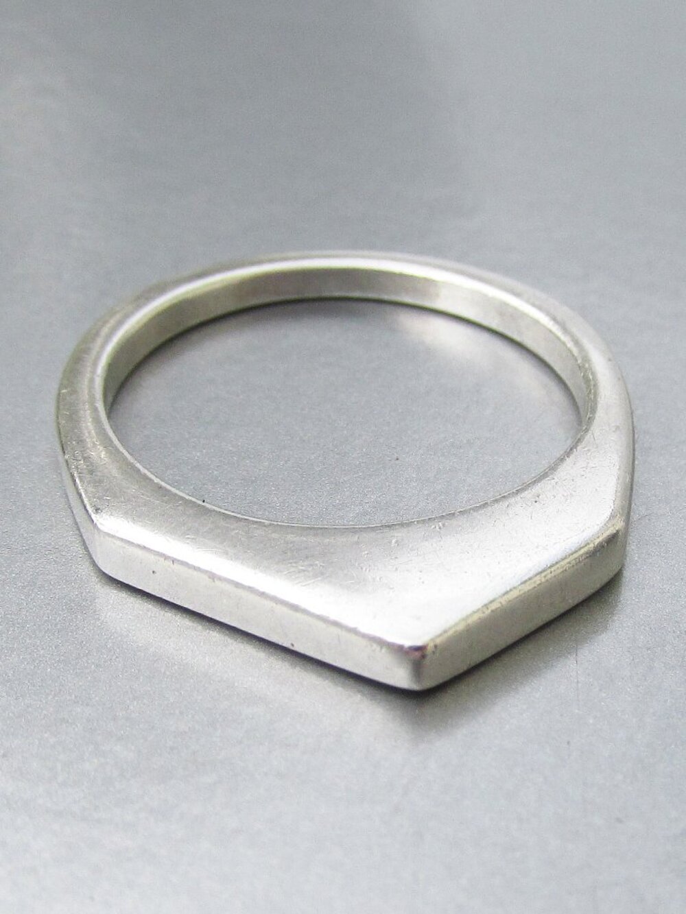Sterling Silver Vintage Modernist Pointed Top Stacking Band Ring Sz 6 1/2